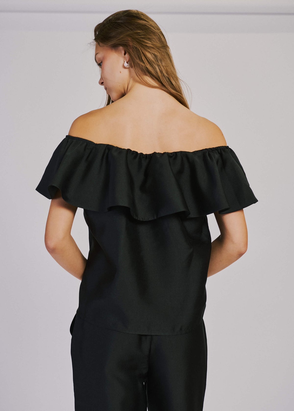 NORR Ana off shoulder top Toppe Black