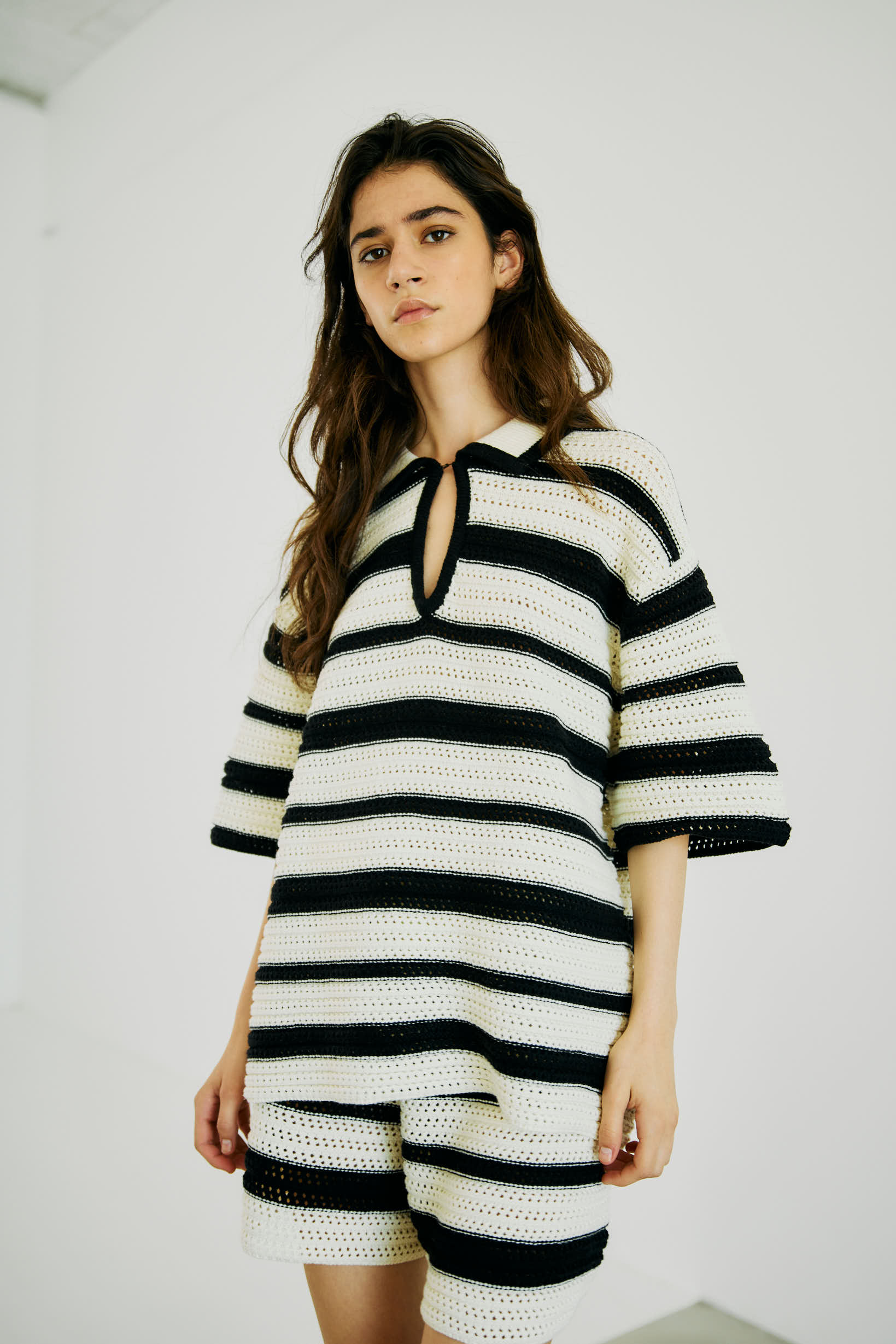 NORR Edith knit polo Toppe Off-white w. black detail