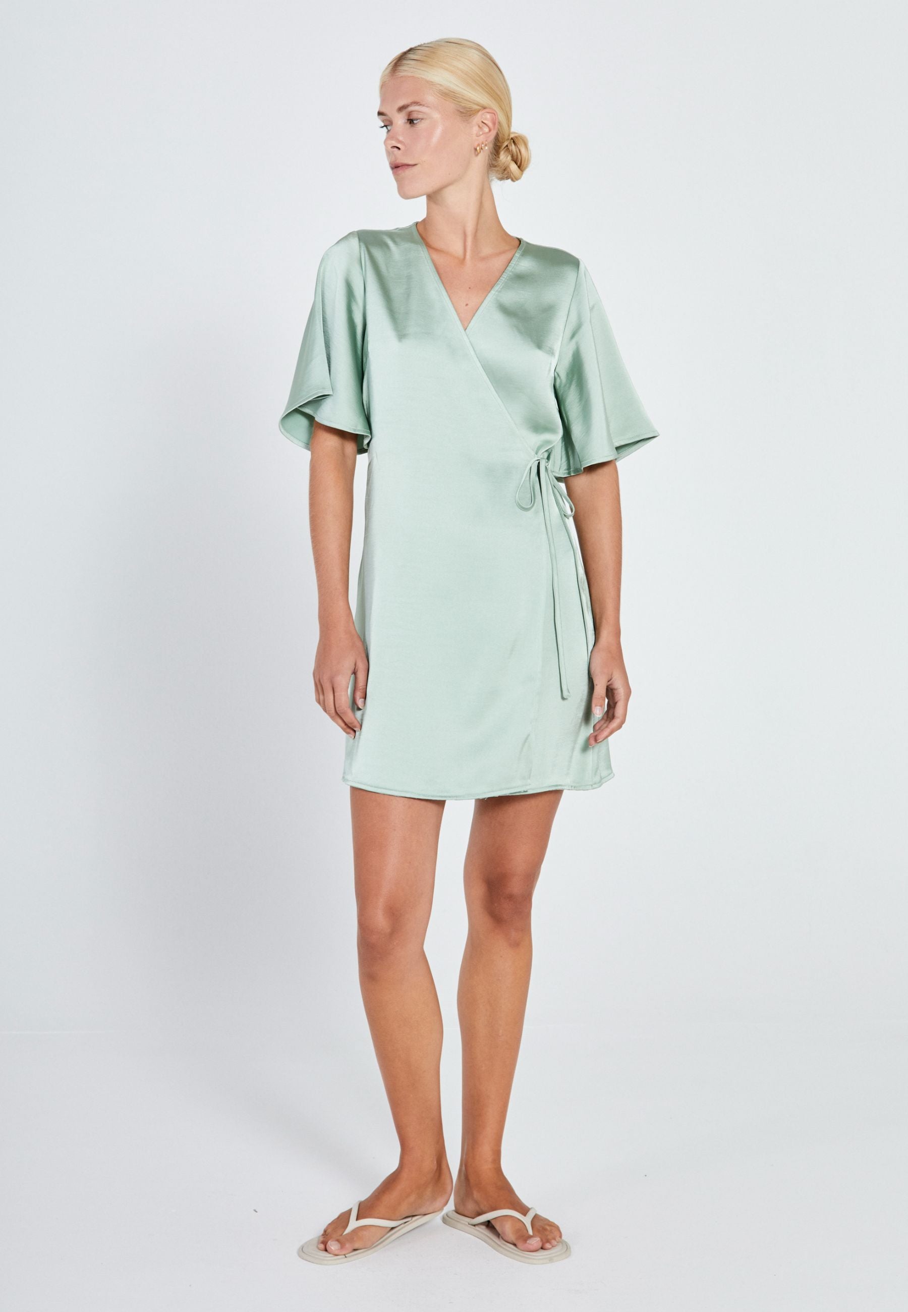 NORR Gili wrap dress Dresses Light olive