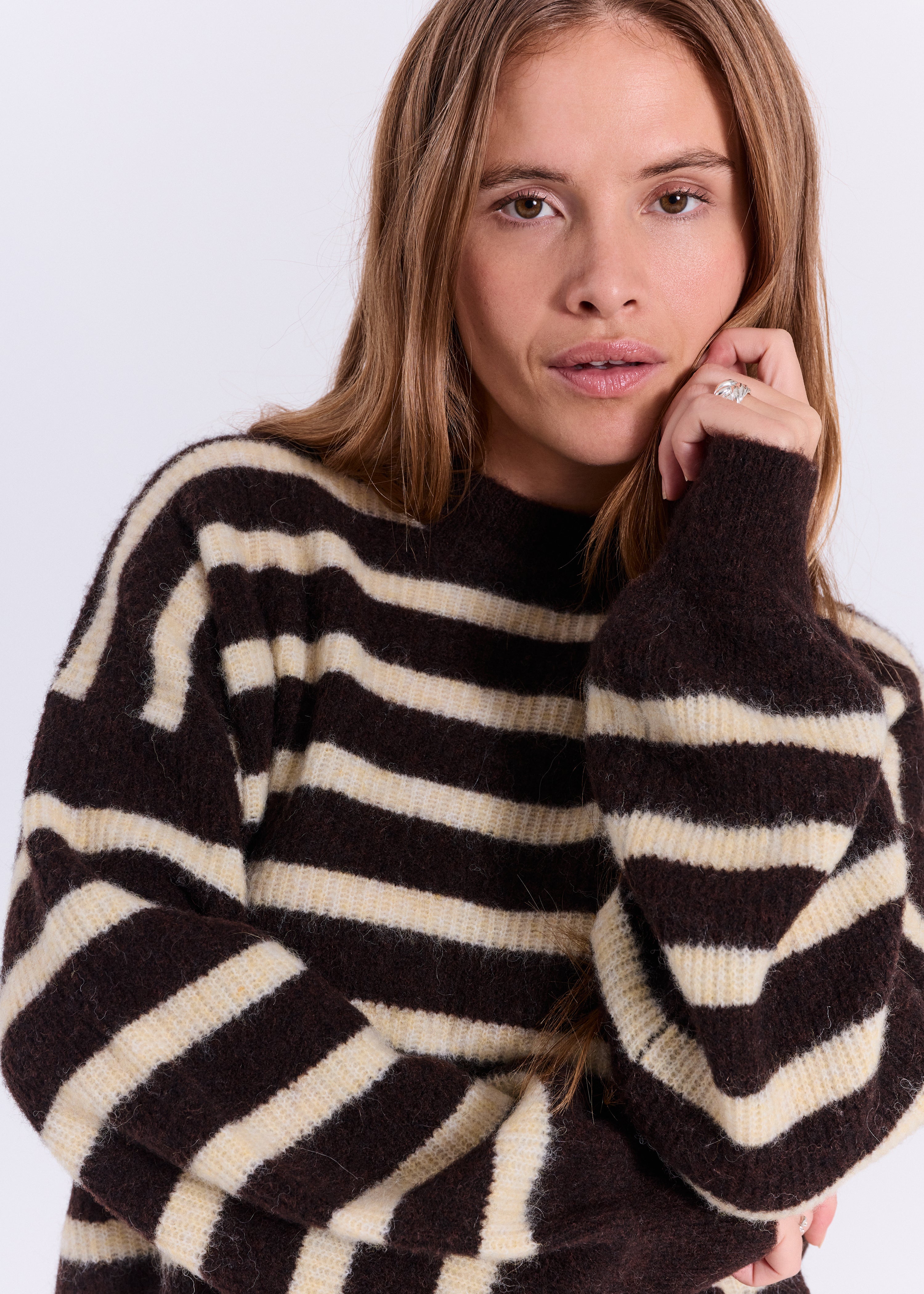 NORR Halli stripe o-neck knit top Strik Brown with yellow stripe