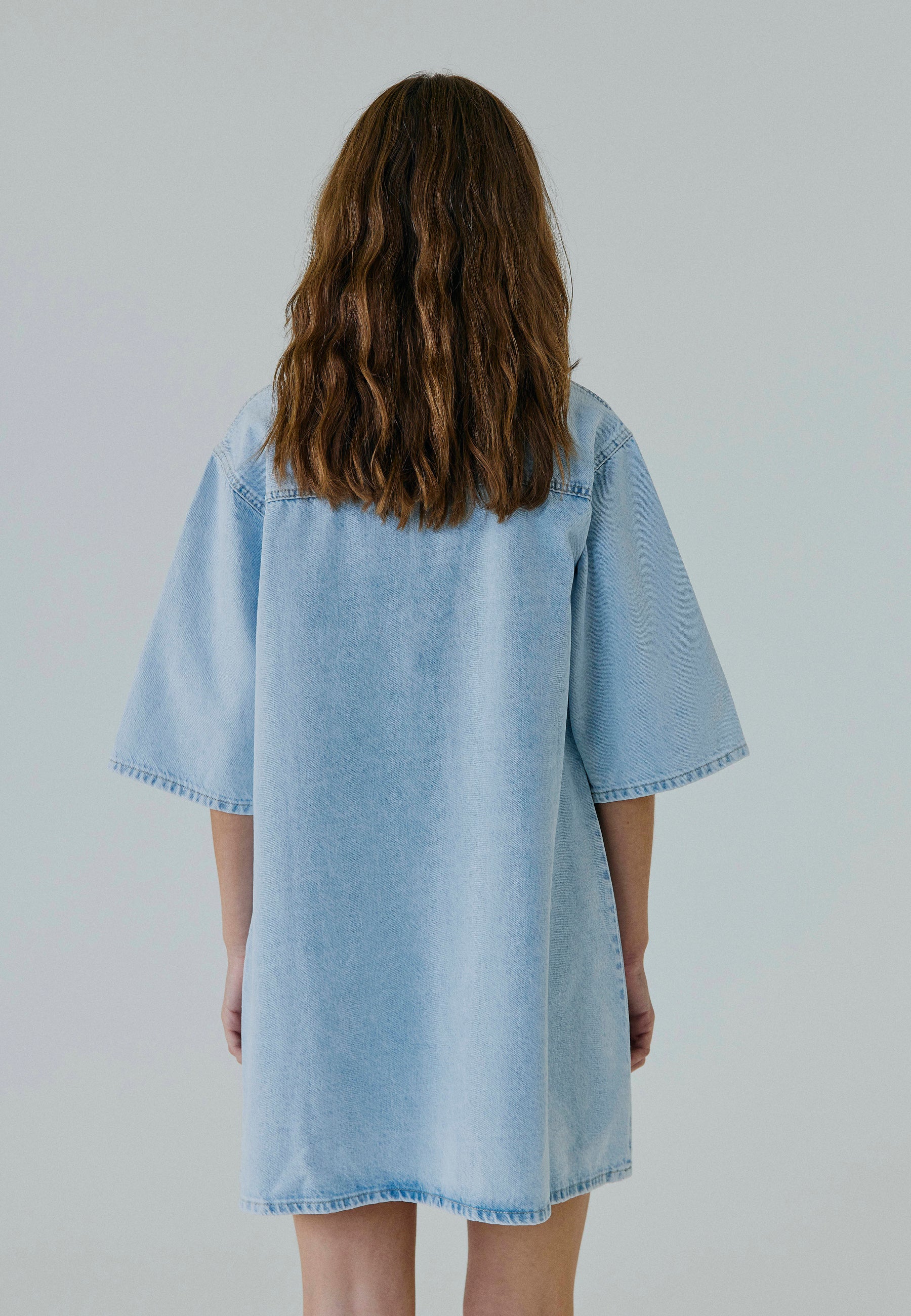 NORR Hannali v-neck denim dress Kjoler Light blue wash