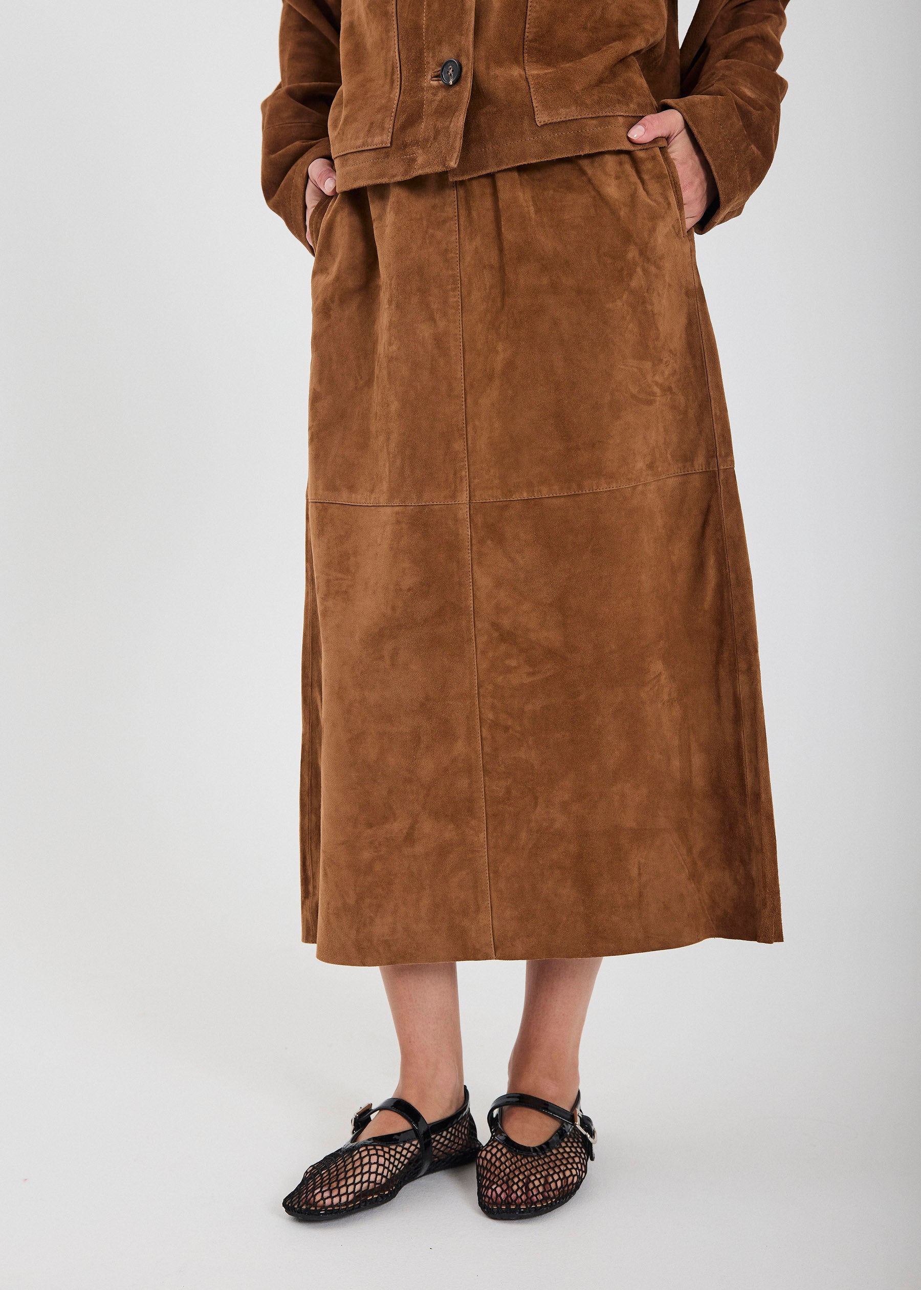 NORR Shelby midi suede skirt Nederdele Cognac