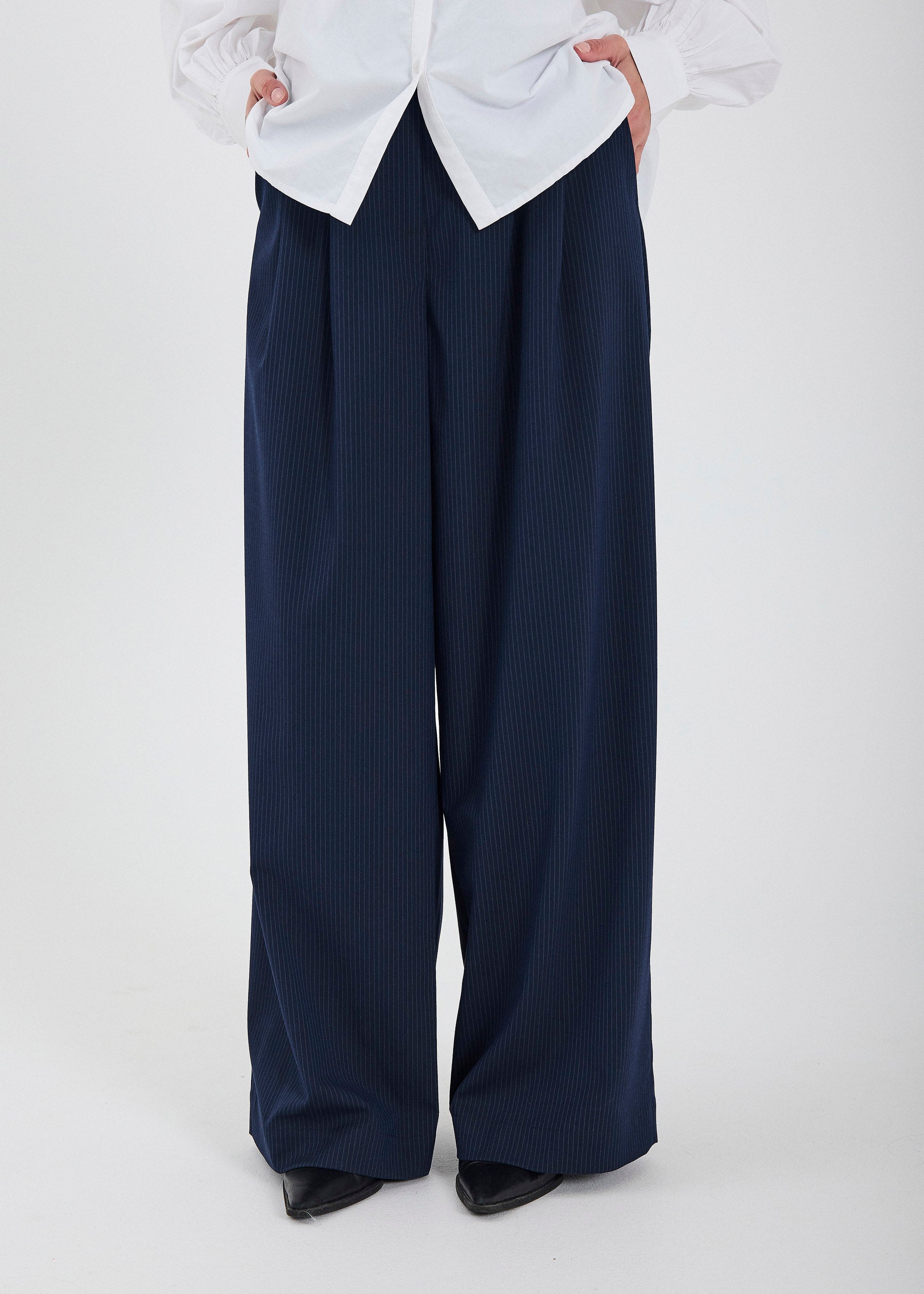 NORR Willow pants Bukser Navy pinstripe