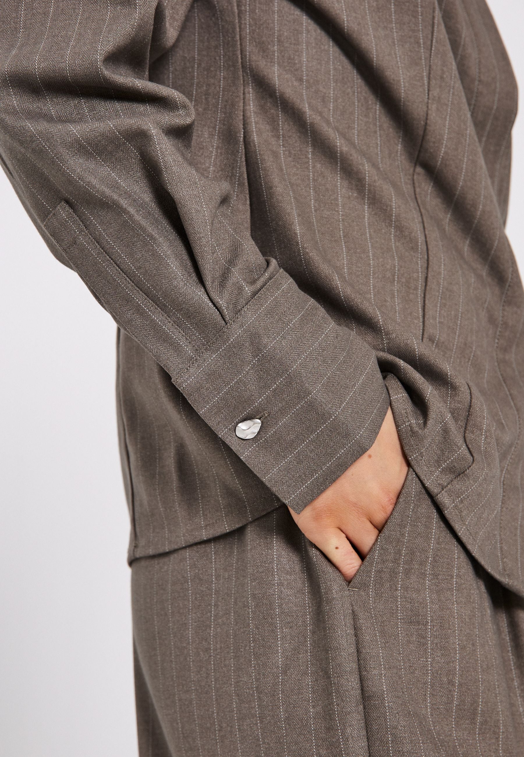 NORR Annemai suited shirt Skjorter Khaki pinstripe