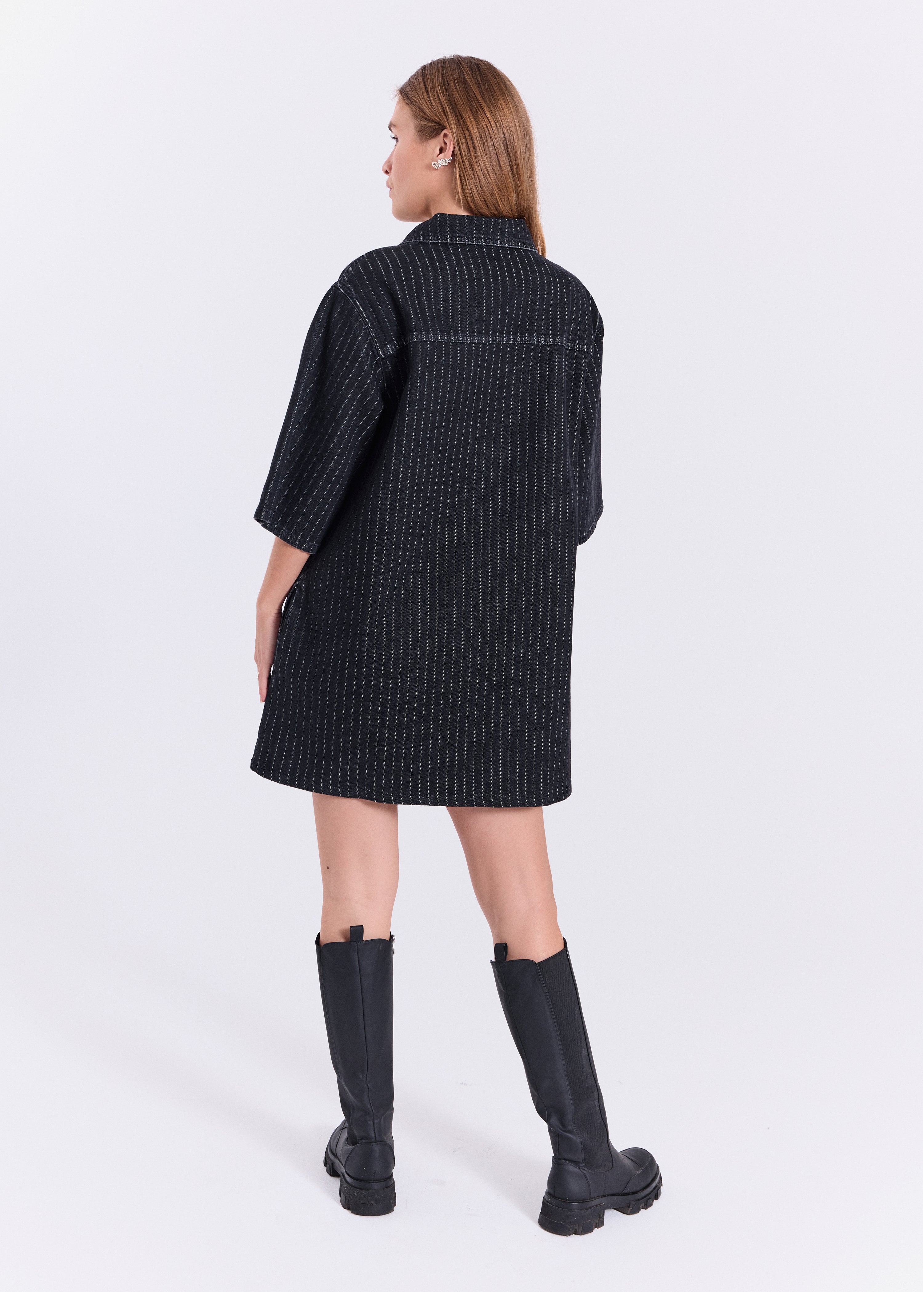 NORR Hannali aop denim dress Kjoler Black Pinstripe