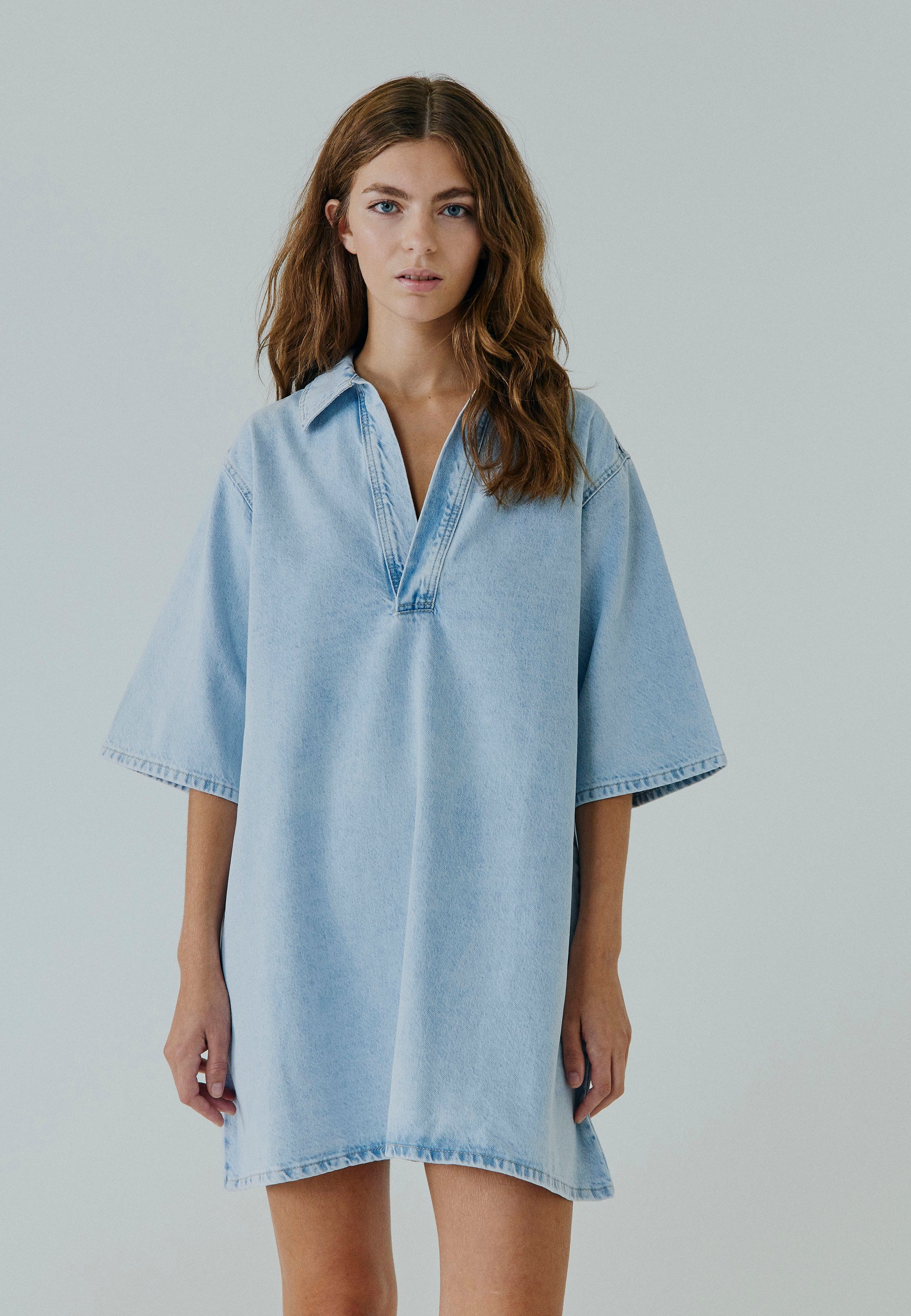 NORR Hannali v-neck denim dress Kjoler Light blue wash