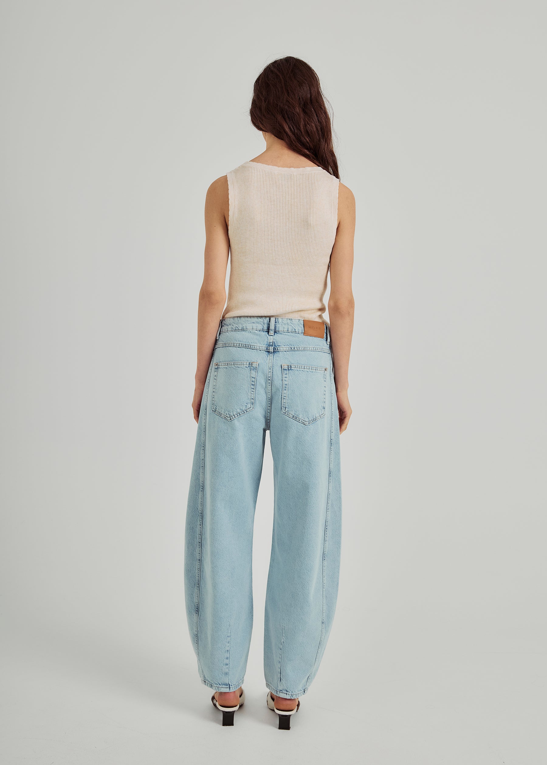 NORR Kenzie barrel jeans Bukser Light blue wash