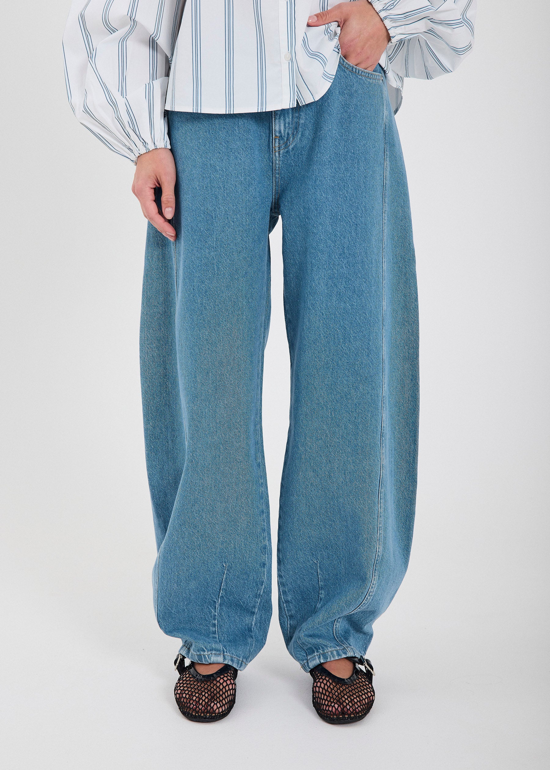 NORR Kenzie barrel jeans Bukser Medium blue denim