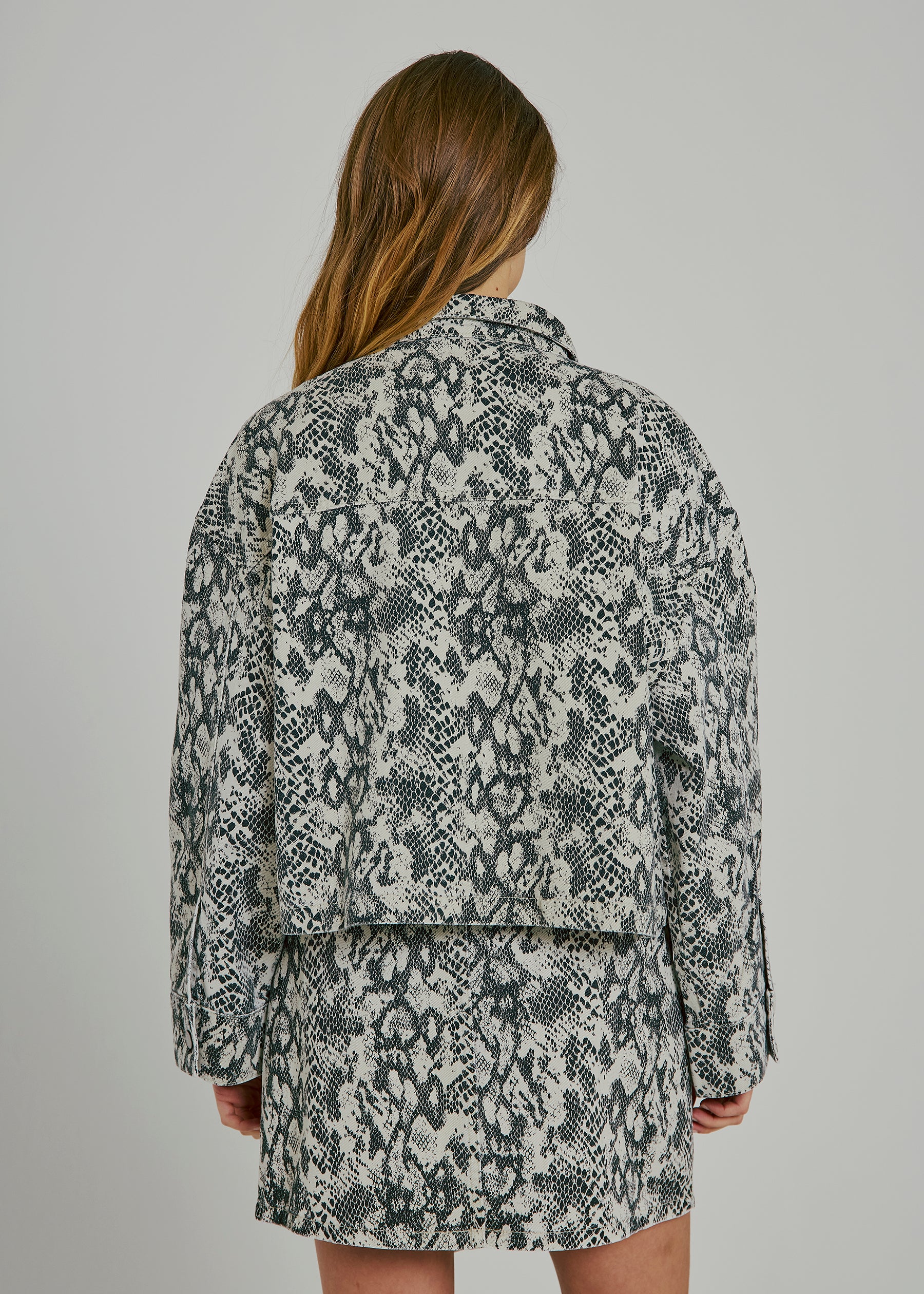 NORR Kenzie clean denim jacket Jackets Snake AOP