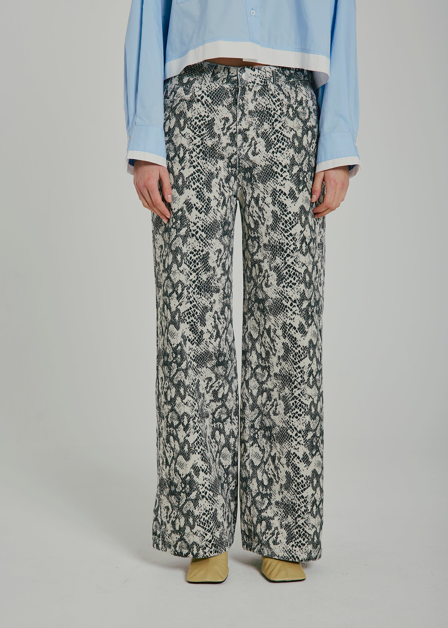 NORR Kenzie wide jeans Pants Snake AOP