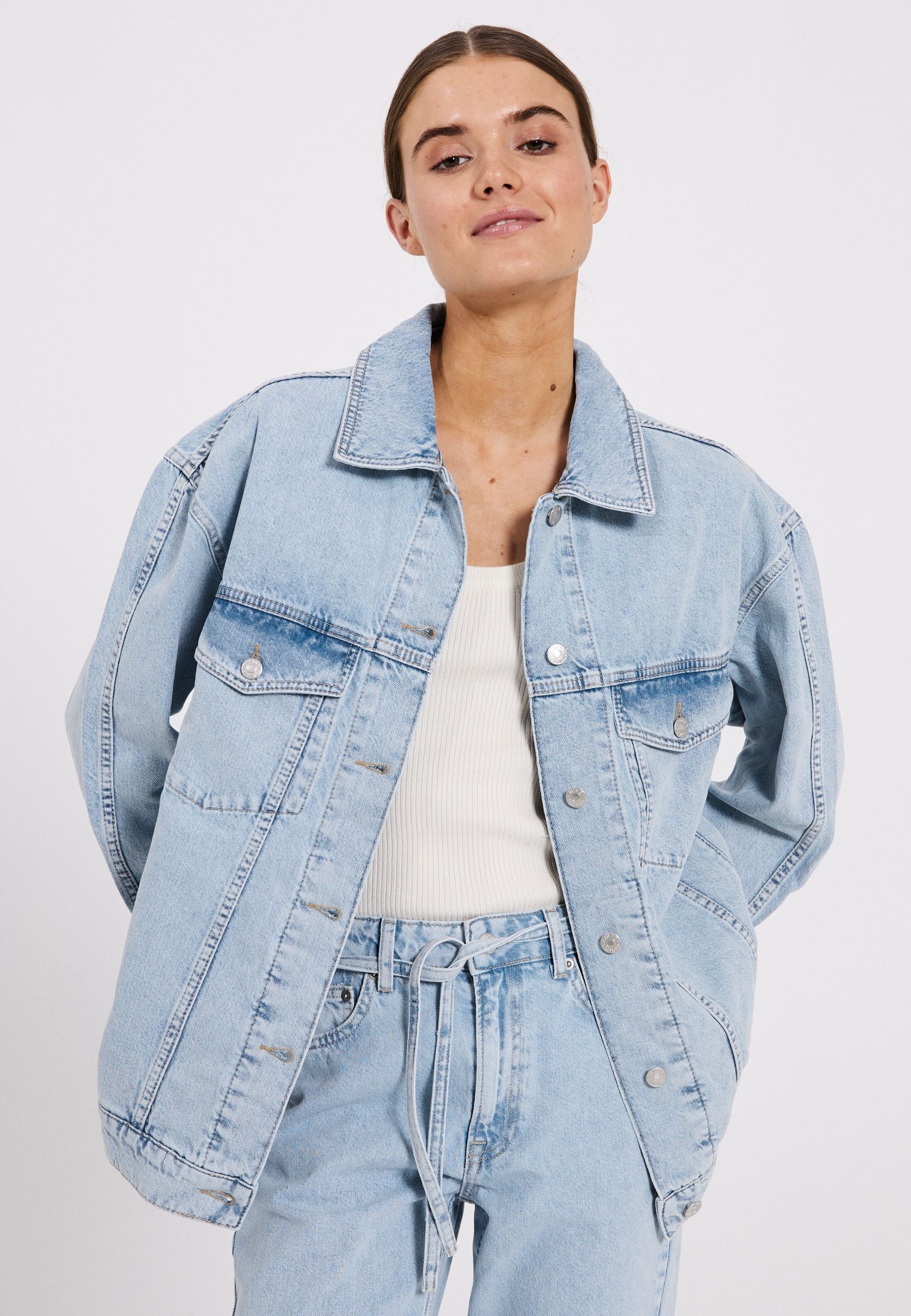 NORR Larisa clean denim jacket Jackets Blue light wash