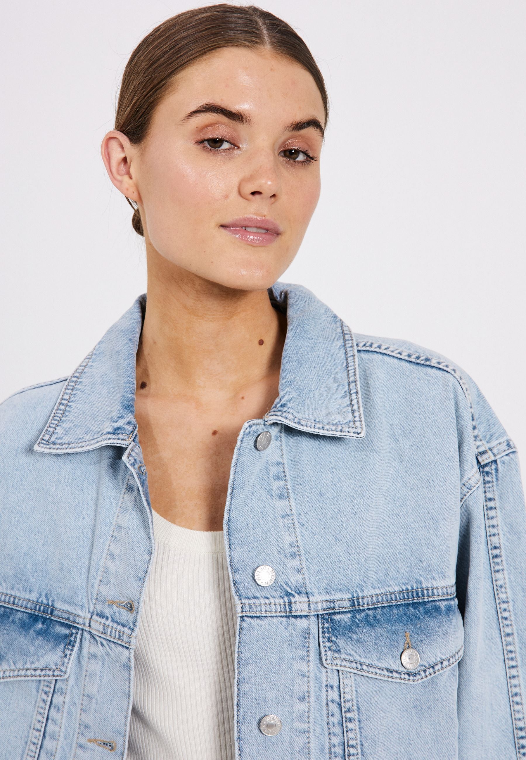 NORR Larisa clean denim jacket Jackets Blue light wash