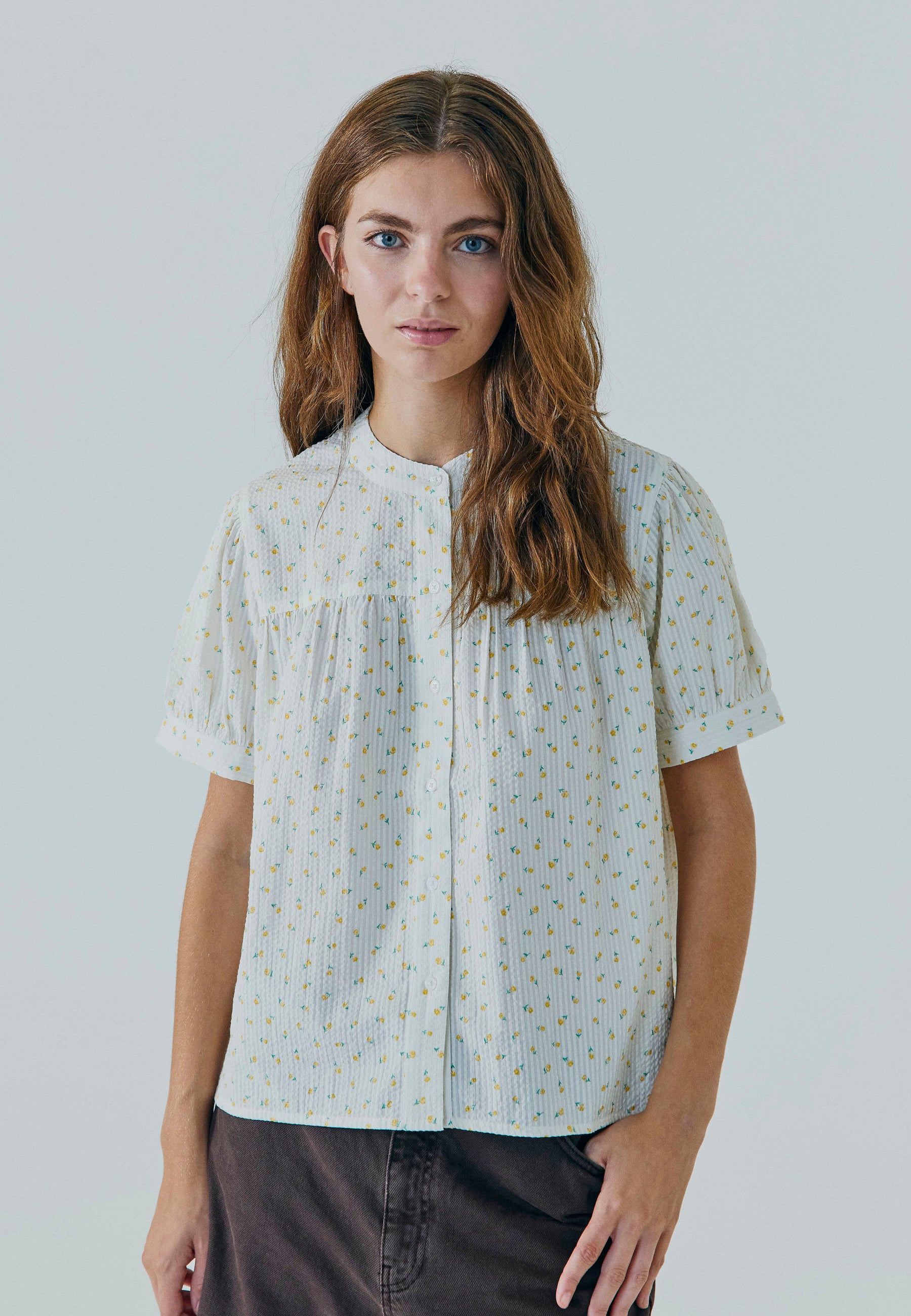 NORR NO - Fia ss shirt Skjorter Light yellow flower AOP
