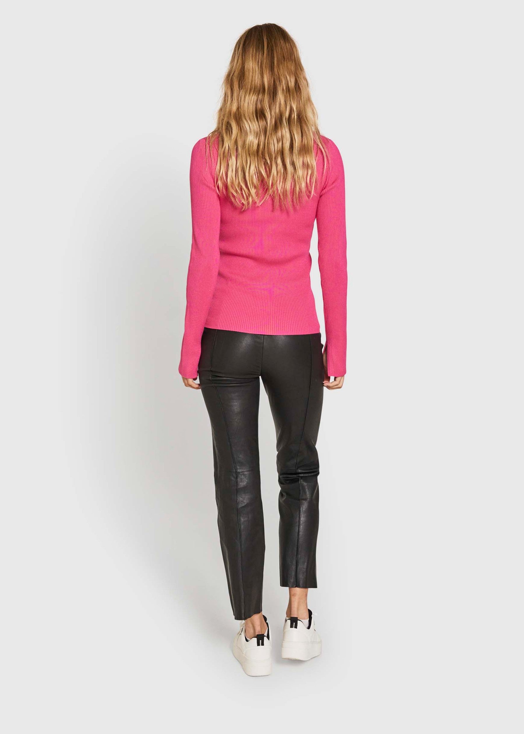 NORR Sherry slit top Tops Pink