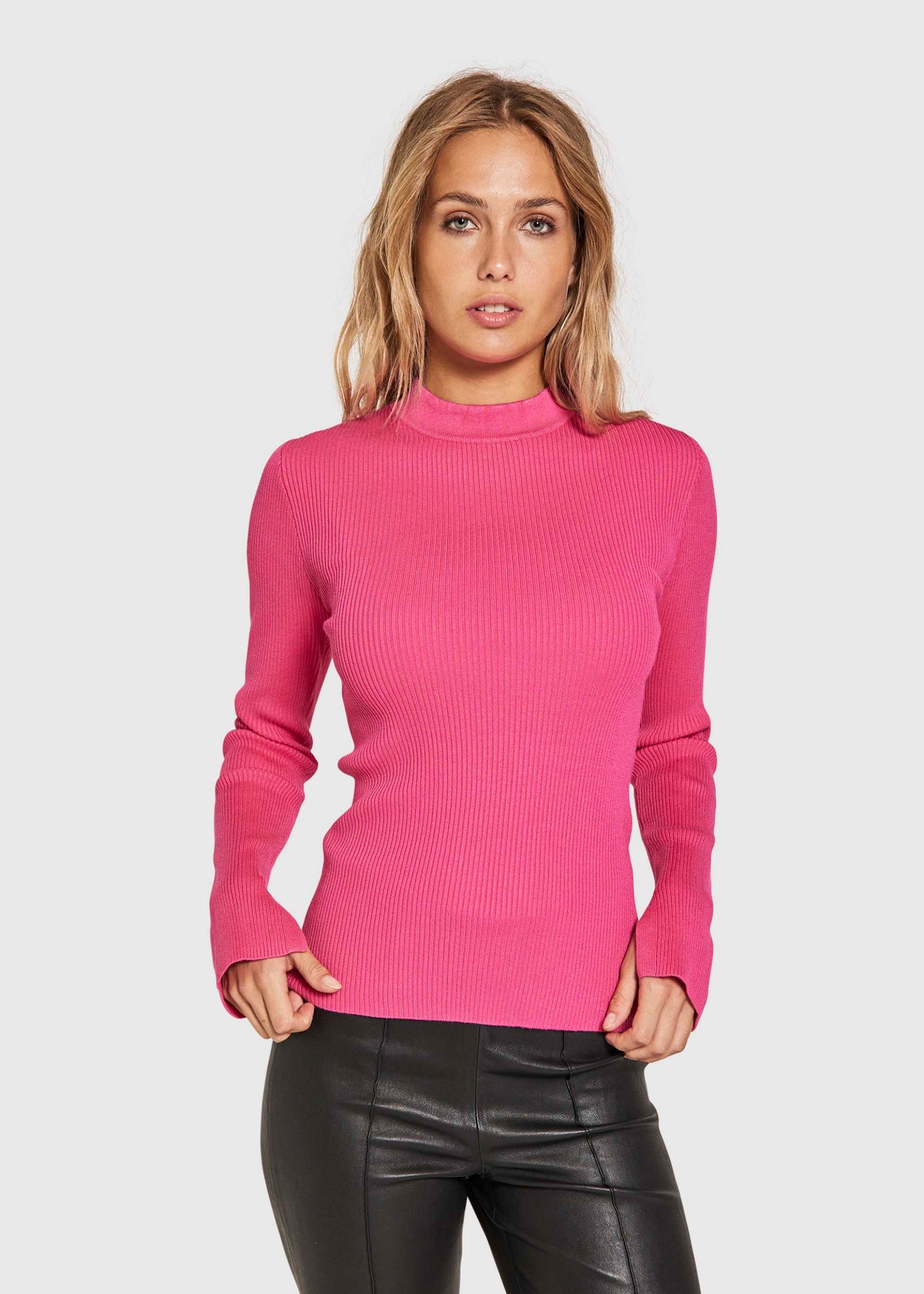 NORR Sherry slit top Tops Pink