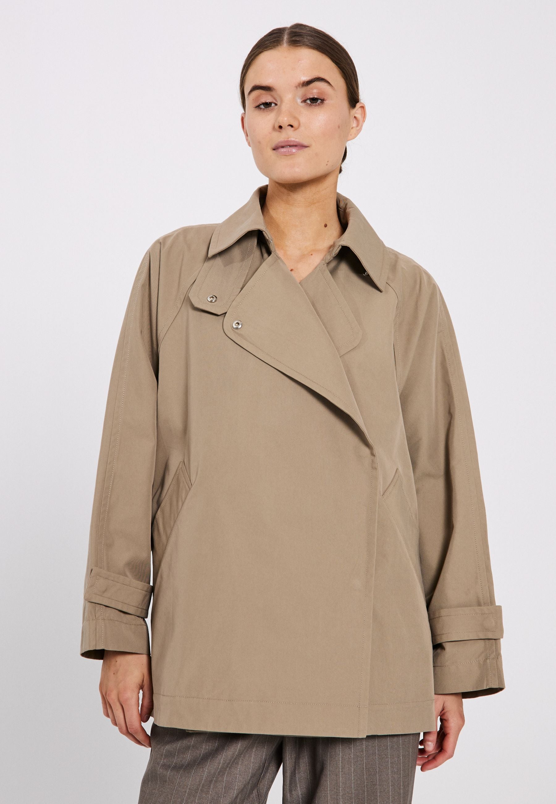 NORR Vana short trench coat Jackets Warm Beige